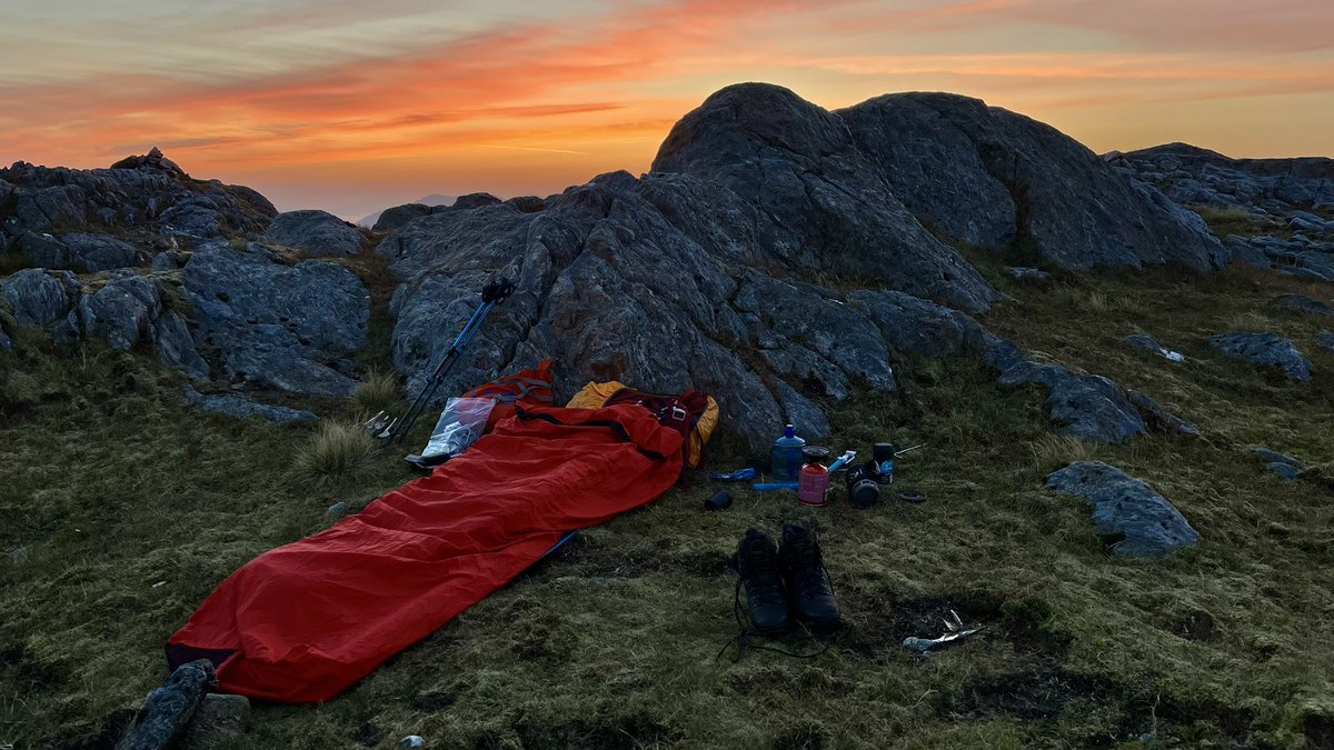 Saturday morning sunrise above Loch Arkaig from a Bivvi camp n Corbett Carn Mor Roughbounds of Knoydart☀️🧡⛺️x <a href="/ScotsMagazine/">ScotsMagazine</a> <a href="/VisitScotland/">VisitScotland</a> <a href="/TGOMagazine/">The Great Outdoors</a> <a href="/harveymaps/">HARVEY Maps</a> <a href="/TisoOnline/">Tiso</a> <a href="/OrdnanceSurvey/">Ordnance Survey</a> <a href="/walkhighlands/">walkhighlands</a> #leavenotrace @Alpkit x