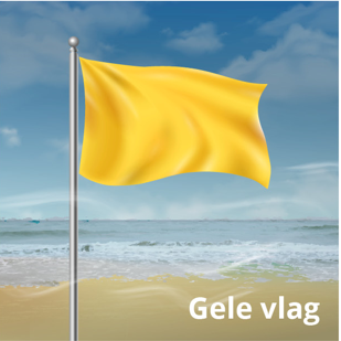 Let op: we hebben de gele vlag gehesen op het Haagse strand. De gele vlag betekent dat het gevaarlijk is om te baden of te zwemmen. Het gebruik van drijvende voorwerpen is verboden.