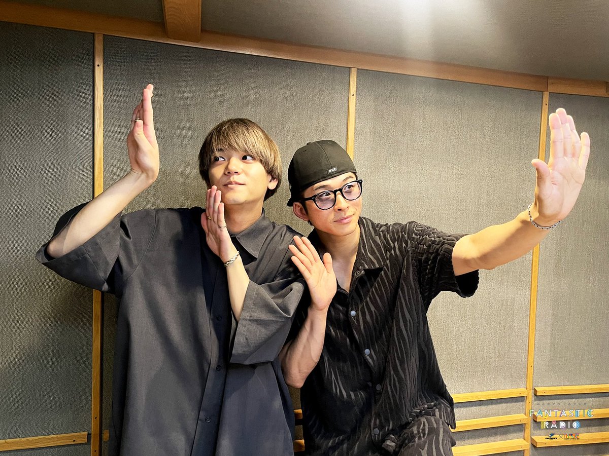 fanta_radio_851's tweet photo. 【24/09/10 FANTASTIC RADIO#304】
澤本夏輝＆中島颯太でお届けする今夜は、｢ふつメルの回📨｣ 澤夏くん つかの間の里帰り🏮 颯太くん 愛犬にキュンとする🐶 せかさわ あのイタズラの真相🕺 甘ずっぱい青春話で盛り上がる2人👀 20時30分からのOAをお楽しみに🙌
#FANTASTICS #ファンラジ #FM大阪 https://t.co/mk27wTdDD1