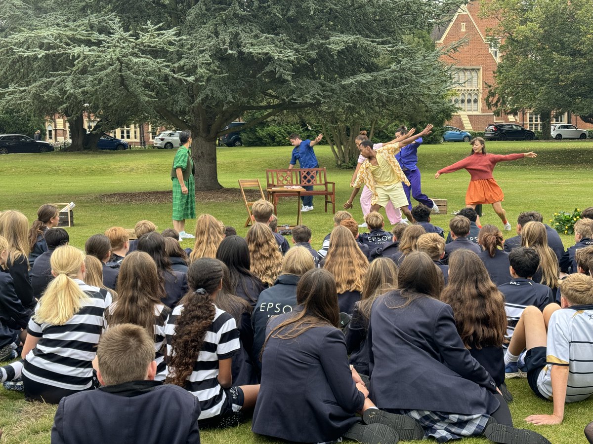 EpsomCollegeUK's tweet photo. Pupils were delighted to welcome New Adventures and their Doorstep Duets yesterday for three world-class dance performances around the College! Read more on our website this Friday.
#epsomcollege #doorstepduets #michaelbourne #dance #surreyschools https://t.co/zExRZW49e7