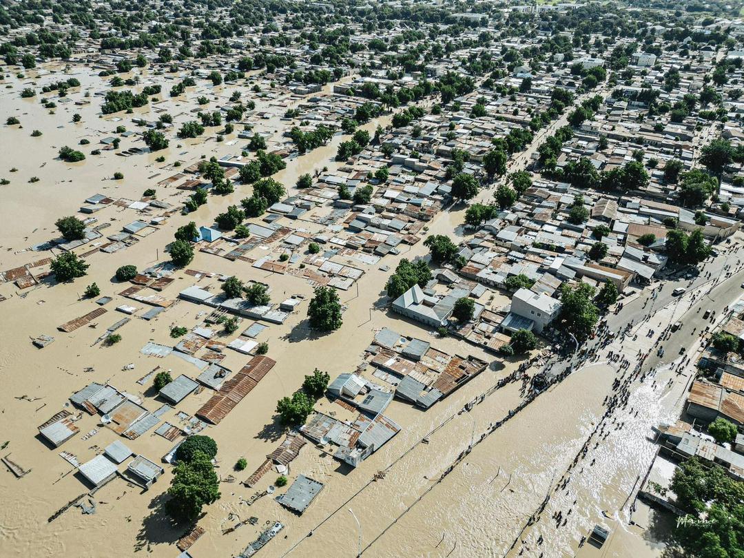 NE Nigeria's humanitarian hub, Maiduguri, faces its worst flood in 30 years after the Alau Dam overflowed.

Homes are submerged, schools shut down &amp; businesses crippled as people evacuate with their belongings.

We are on ground supporting communities, but more help is needed.