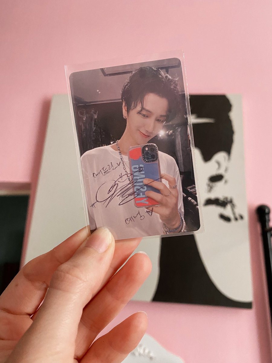 ℒ𝒾𝓃𝒶 tweet media