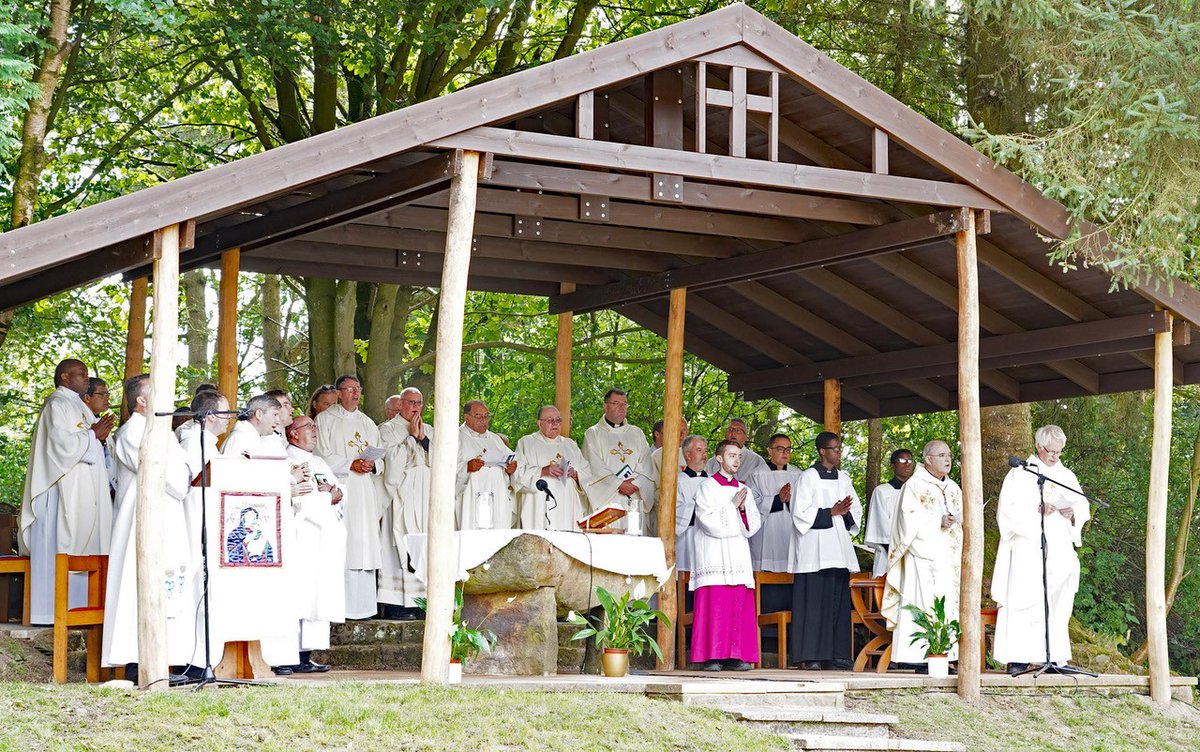 We absolutely love this picture that we've been sent from our summer installation at The Lady Chapel in North Yorkshire.