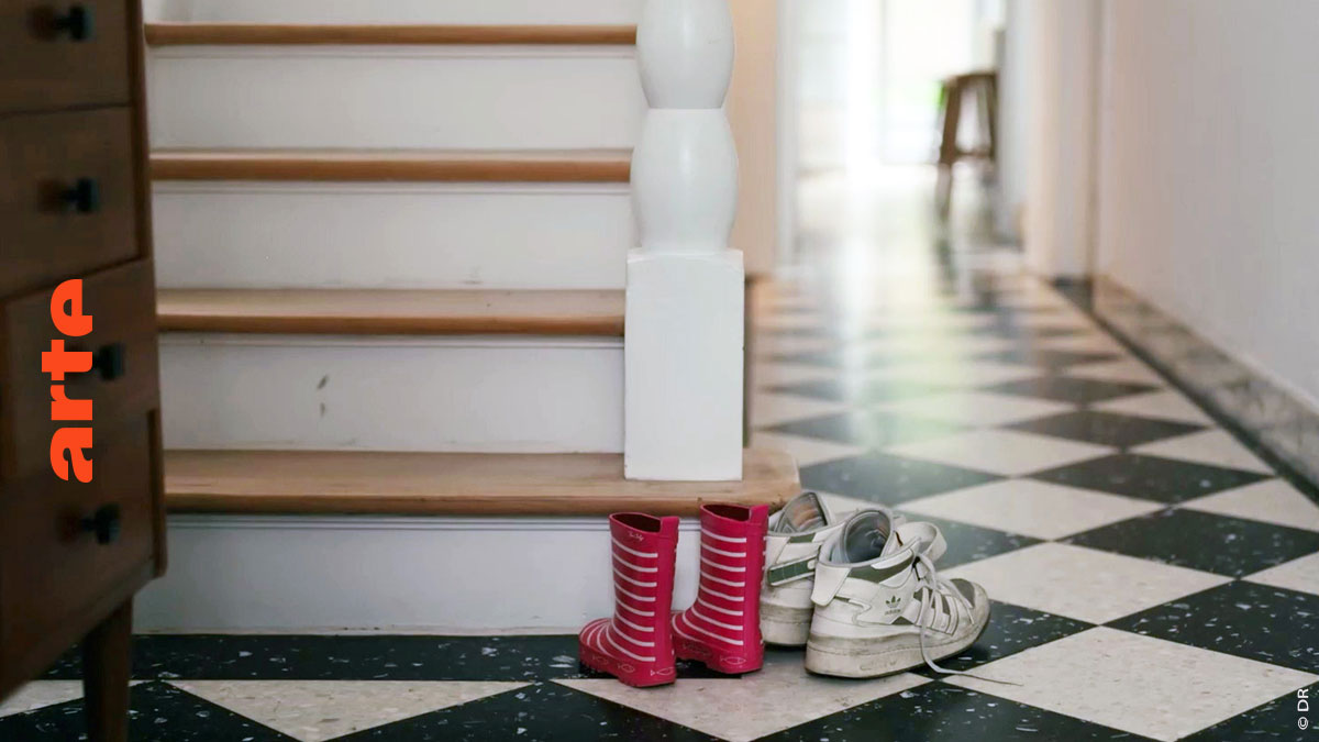 Sur <a href="/ARTEfr/">ARTE</a> le 9.10 / en ligne dès le 2 : le documentaire "Mères à perpétuité" de <a href="/fischer_sofia/">Sofia Fischer</a>, un bouleversant récit de l’engrenage des #infanticides.
Le CP ➡ tinyurl.com/3aknktuj