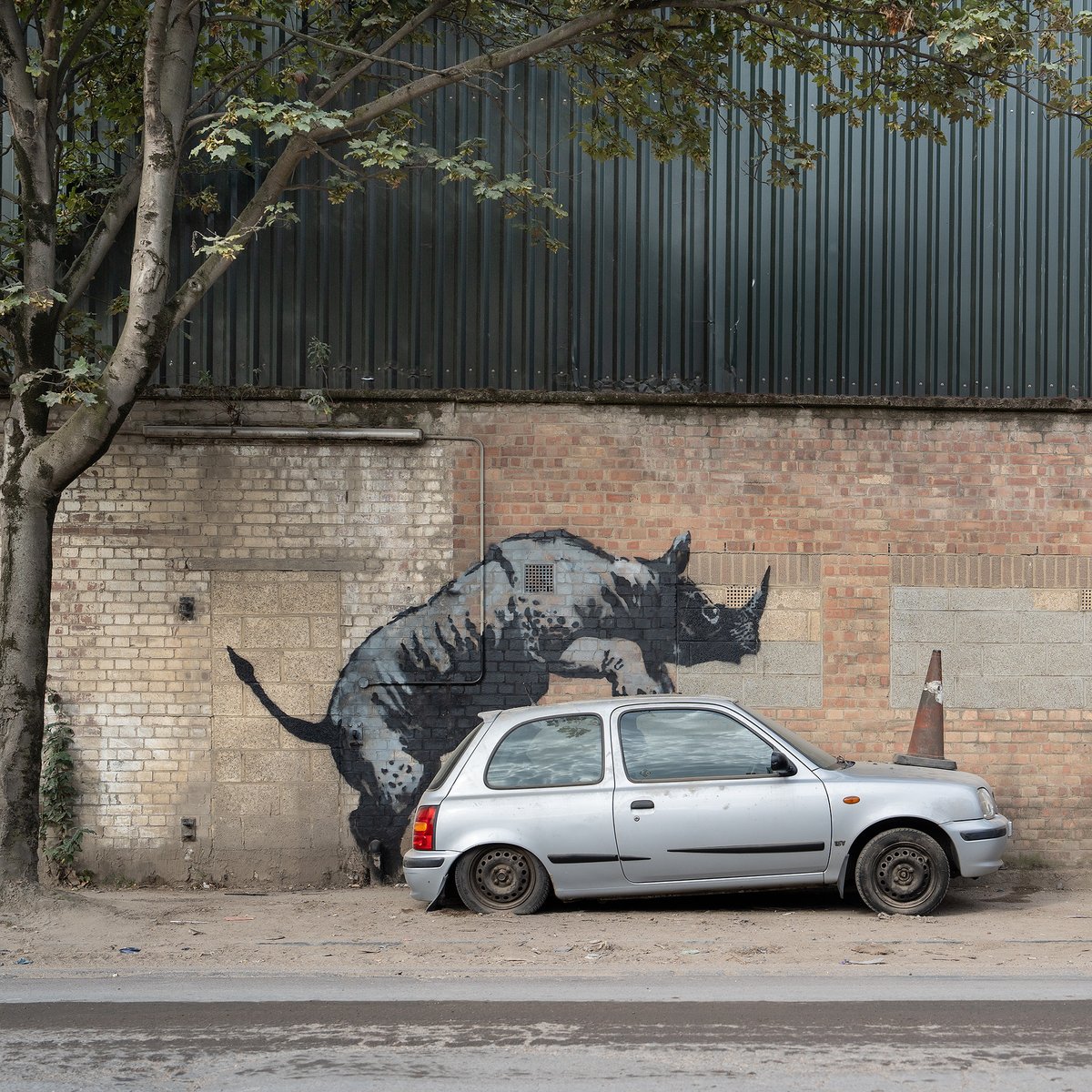 The British ZOO series from #BANKSY - Part 08

How do we treat the earth and it's the animals that are living on our planet. The nature in which they should be able to live freely. Without having to worry about the pollution human beings are dumping everywhere around the world.