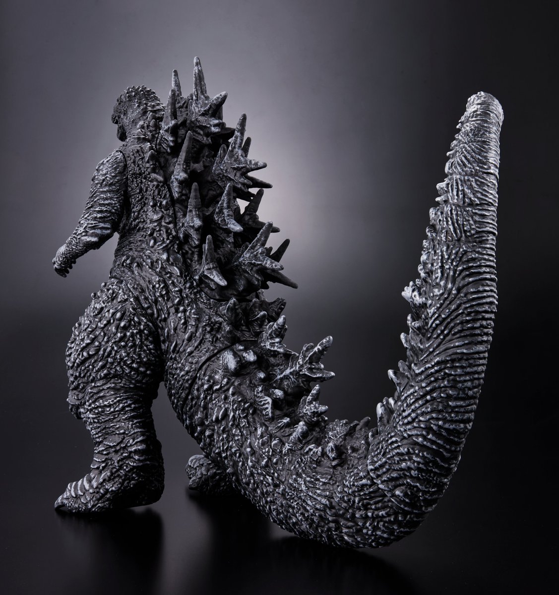 発売中 ／ 『ゴジラ-1.0／C』のゴジラがソフビフィギュア『怪獣王