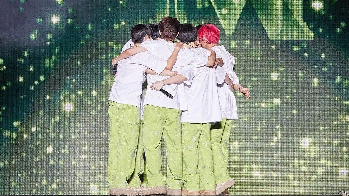 jaeminners's tweet photo. oh my 7dream hug 🫂 https://t.co/eOhYbrciYr
