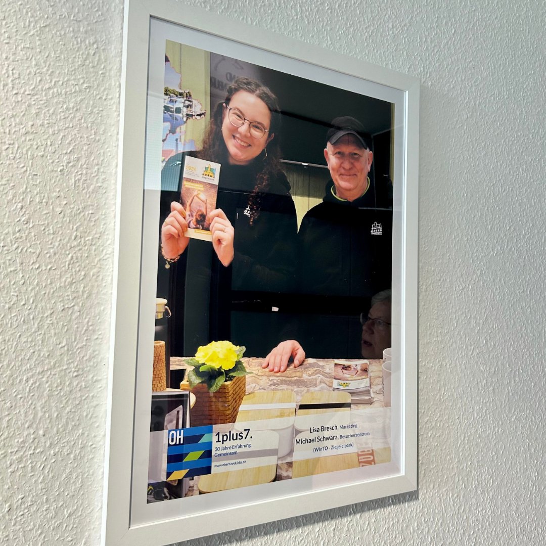 Wir freuen uns sehr, dass unsere Kollegen Rene, Michael &amp; Lisa Teil der Ausstellung "Wir für Euch: 30 Jahre OHBV" im Gebäude der Oberhavel Holding sind!  Anschauen könnt ihr sie euch am 14.09. beim "Tag der offenen Tür" neben vielen weiteren Angeboten: oberhavelholding.de/30-jahre-oh