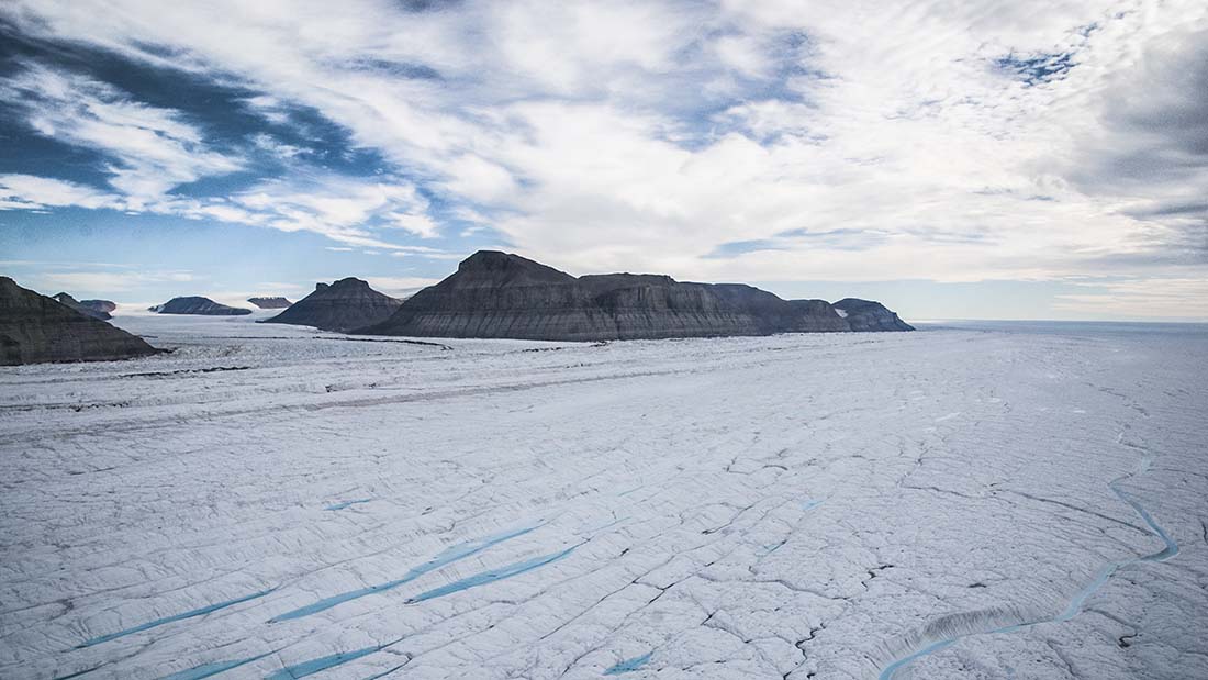 Sök stipendium från stiftelsen Ymer-80! I mars 2025 delar stiftelsen ut stipendier för att främja polarforskning, totalt cirka 150 000 kr. Stipendierna ges främst till yngre forskare för naturvetenskaplig forskning som berör Arktis och Antarktis. Sök senast 5 december 2024. Mer