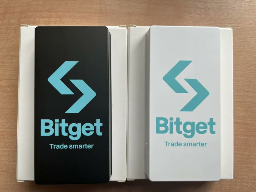 🎁Bitget オリジナルモバイルバッテリーを
抽選で2名様にプレゼントします。

（用意していただきました)

【参加方法】 : RTのみ
当選者には私からDMをします

色は選べないのでご了承くださいね。