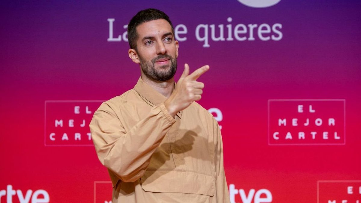 📊 ¿Quién es, en tu opinión, MEJOR PRESENTADOR?

🔄 PABLO MOTOS
❤️ DAVID BRONCANO