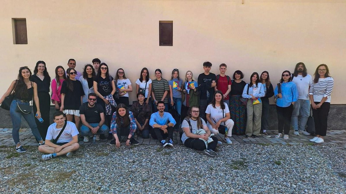 Aperio Intelligence (@aperiointel) on Twitter photo We're extending our gratitude to <a href="/DofE/">The Duke of Edinburgh’s Award</a> Romania for giving us the opportunity, last week, to engage with bright young people from #Romania and #Ukraine.
Among others, we've discussed:
🔍#duediligence
🔗supply chains
💸financial crime
🌐#OSINT
🗞️#fakenews We're extending our gratitude to <a href="/DofE/">The Duke of Edinburgh’s Award</a> Romania for giving us the opportunity, last week, to engage with bright young people from #Romania and #Ukraine.
Among others, we've discussed:
🔍#duediligence
🔗supply chains
💸financial crime
🌐#OSINT
🗞️#fakenews