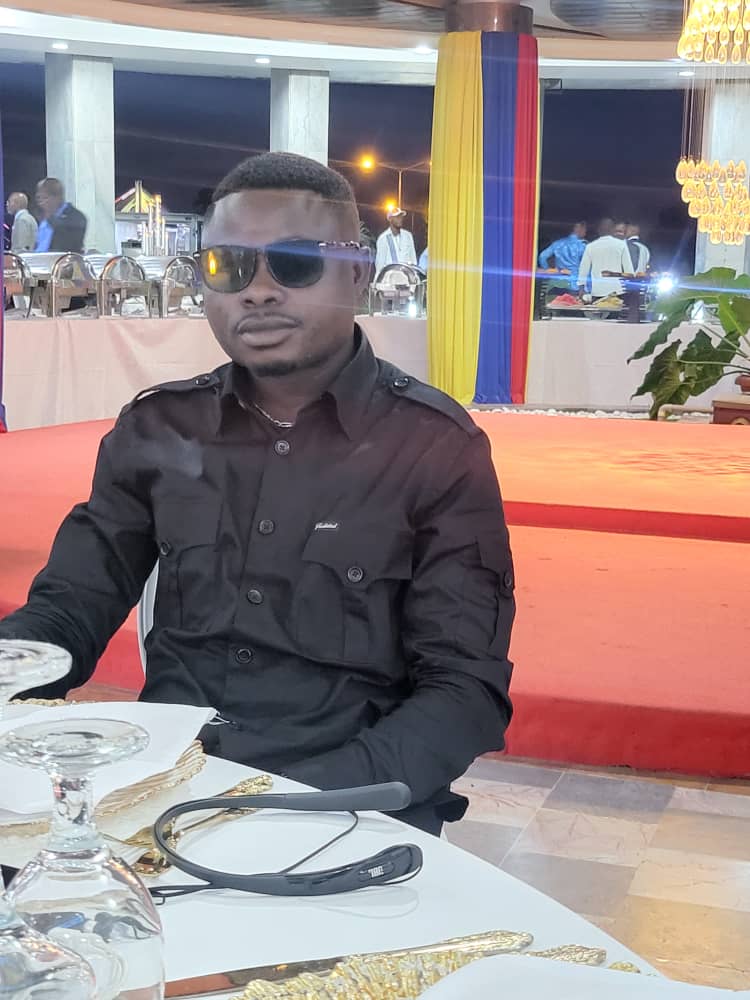 ChristopheMasa5's tweet image. Ne t'inquiète pas pcq tu es négligé mais tu pourras être intéressant demain car C'est qui a la montre étant un #ROULAGE par excellant @mulungubidaniel @AtutunaD