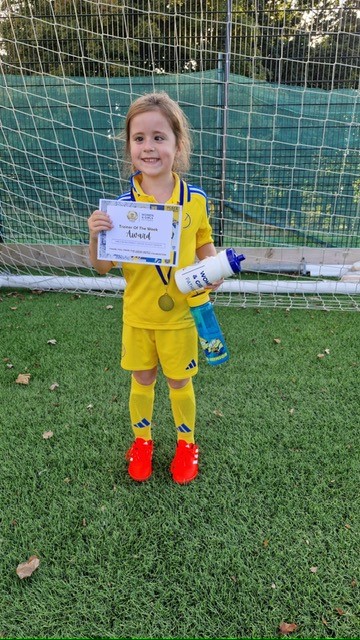 LeedsunitedRTC's tweet photo. 📍Benton Park
Isla, Ava, Amelia 🌟 https://t.co/2x7sYoWupC
