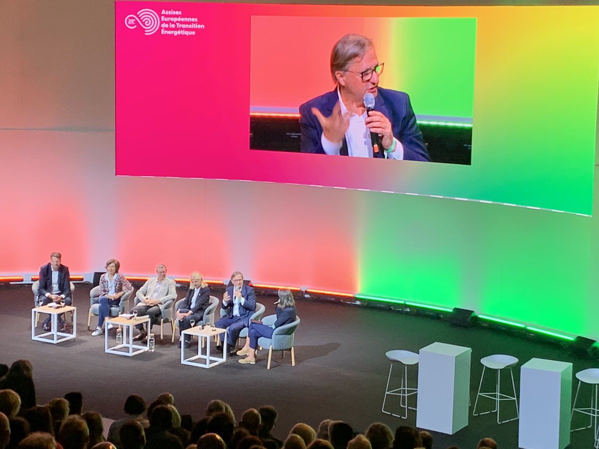 EDF Hauts De France (@edf_hdf) on Twitter photo #EnDirect des <a href="/assises_energie/">Assises Européennes de la Transition Energétique</a> !
Plénière d’ouverture « Transformons nos contraintes en opportunités » : venez découvrir les solutions du groupe #EDF sur notre stand pour vous accompagner dans votre #TransitionEnergetique #EnDirect des <a href="/assises_energie/">Assises Européennes de la Transition Energétique</a> !
Plénière d’ouverture « Transformons nos contraintes en opportunités » : venez découvrir les solutions du groupe #EDF sur notre stand pour vous accompagner dans votre #TransitionEnergetique