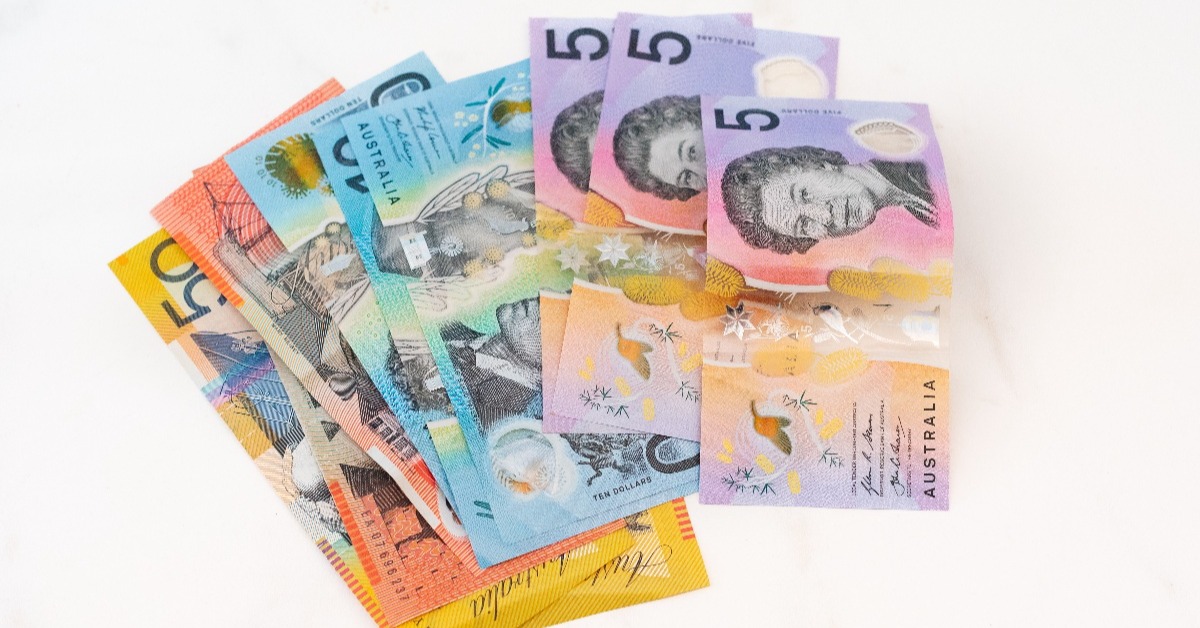 RDKusters's tweet image. 💰 Polymer banknotes continue to revolutionize currency with their polypropylene plastic material, replacing traditional cotton-based substrates. 
📰 Learn more about the transformation from banknote to power socket with polymer banknotes in our blog:

bit.ly/3RX7Aw7