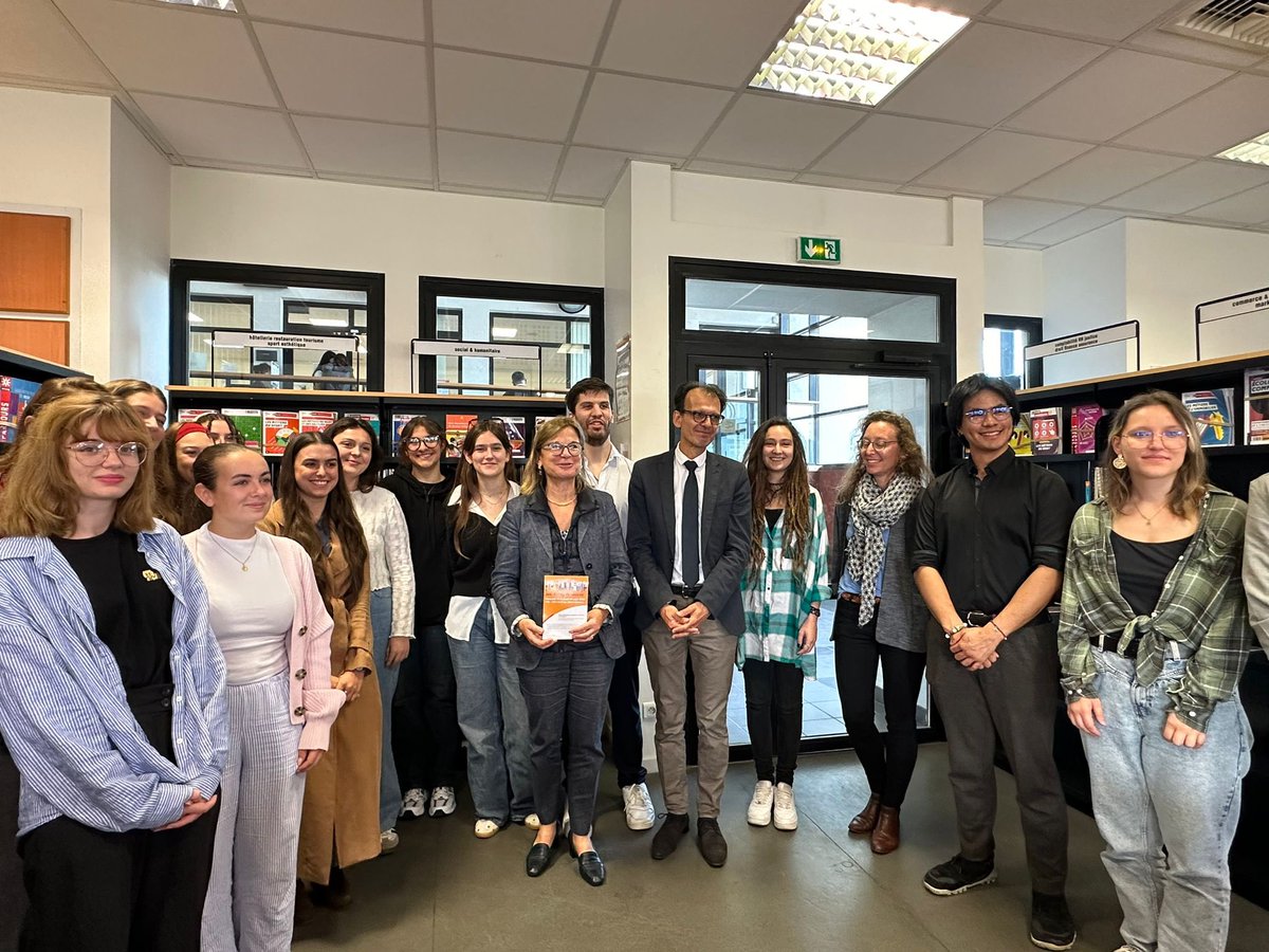 anne bisagni tweet media