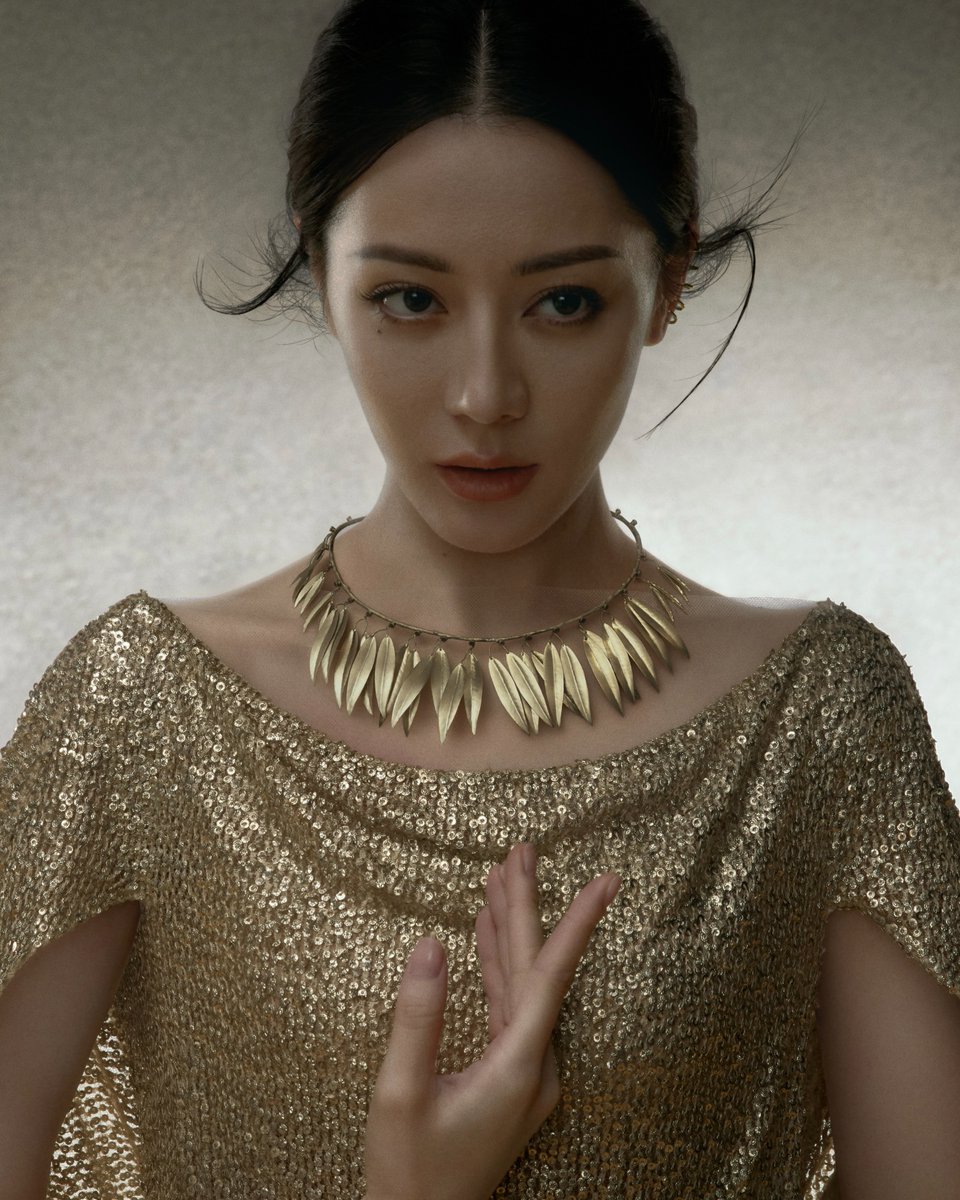 Scintillating eyes.
Glimpse Dior International Fashion and Beauty Ambassador Dilraba Dilmurat as she showcases archival gems spotlighted at the #LOrdeDior exhibition, like J’adore L'or and the Numéro 409 cuff from Maria Grazia Chiuri’s Autumn-Winter 2021 #DiorCouture collection.