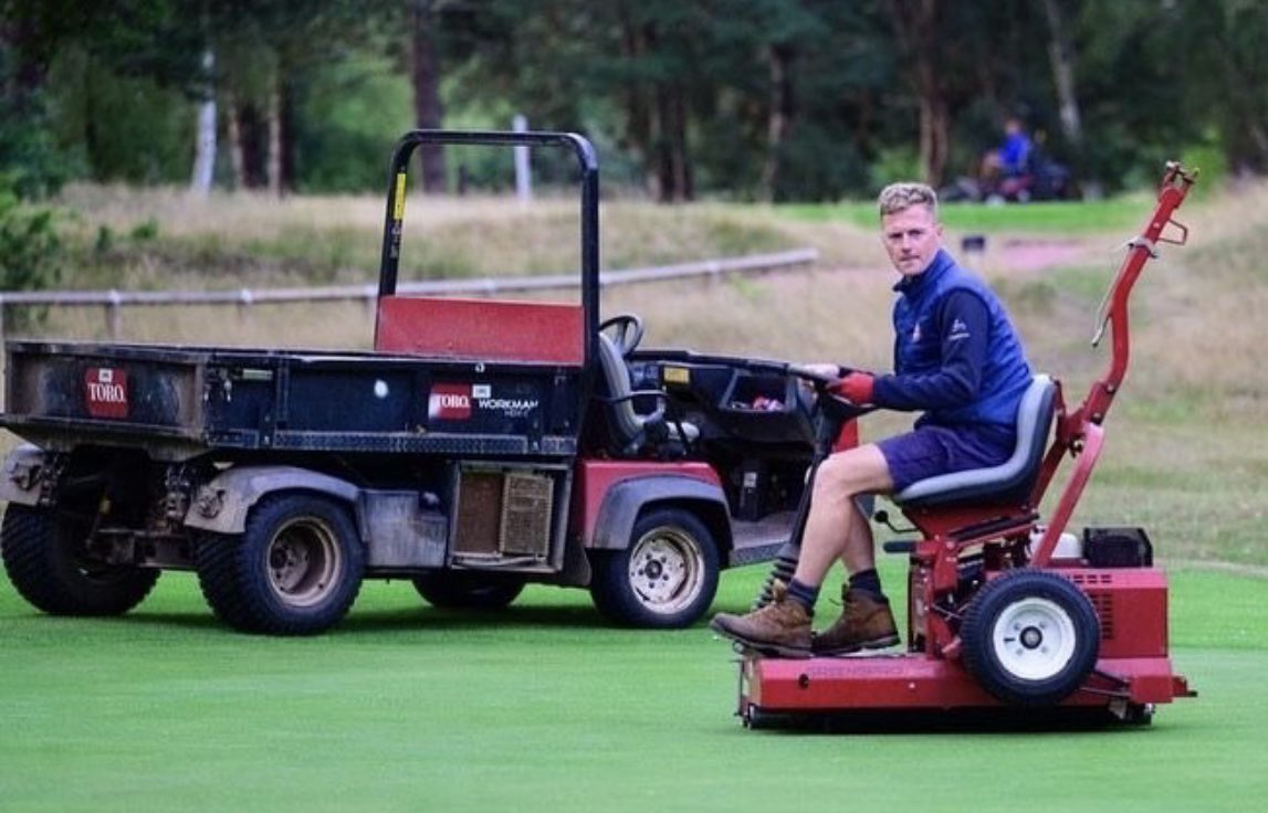 Today is Thank a Greenkeeper Day ⛳️

Huge thank you to the team that we have here at Torksey - Andy, Russell, Adrian, Carl, Nathan, Billy, Bailey &amp; Nigel -  for the brilliant job they all do in presenting the course in such fabulous condition 👏🏻👏🏻