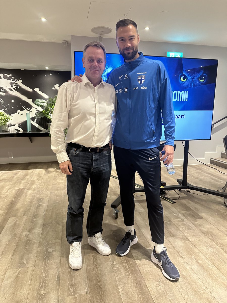 Oli mahtavaa kuulla Tim Sparvin syvällisiä ajatuksia ennen illan suurta Englanti-ottelua. ”Ei riitä että tämä on kivaa, vaan koko ajan pitää pyrkiä parempaan tekemiseen.”