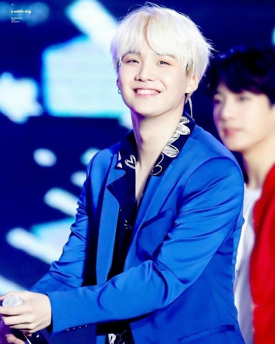 ✨️ آرمی ترندینگ داریم
بیایید عشقمون به یونگی رو یک بار دیگه نشون بدیم💜

RT &amp; REPLY

WE LOVE YOU YOONGI
WE TRUST YOU YOONGI
FUTURES GONNA BE OKEY
#ARMYStandsWithSuga
#ArmyShieldsBTS
#ARMYFOREVERBANGTANFOREVER