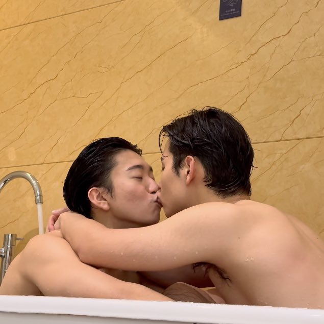 idontalkaboutme's tweet photo. THE FUCK DID I JUST SEE OMG
#DaiShun https://t.co/H8WnMJjRhf