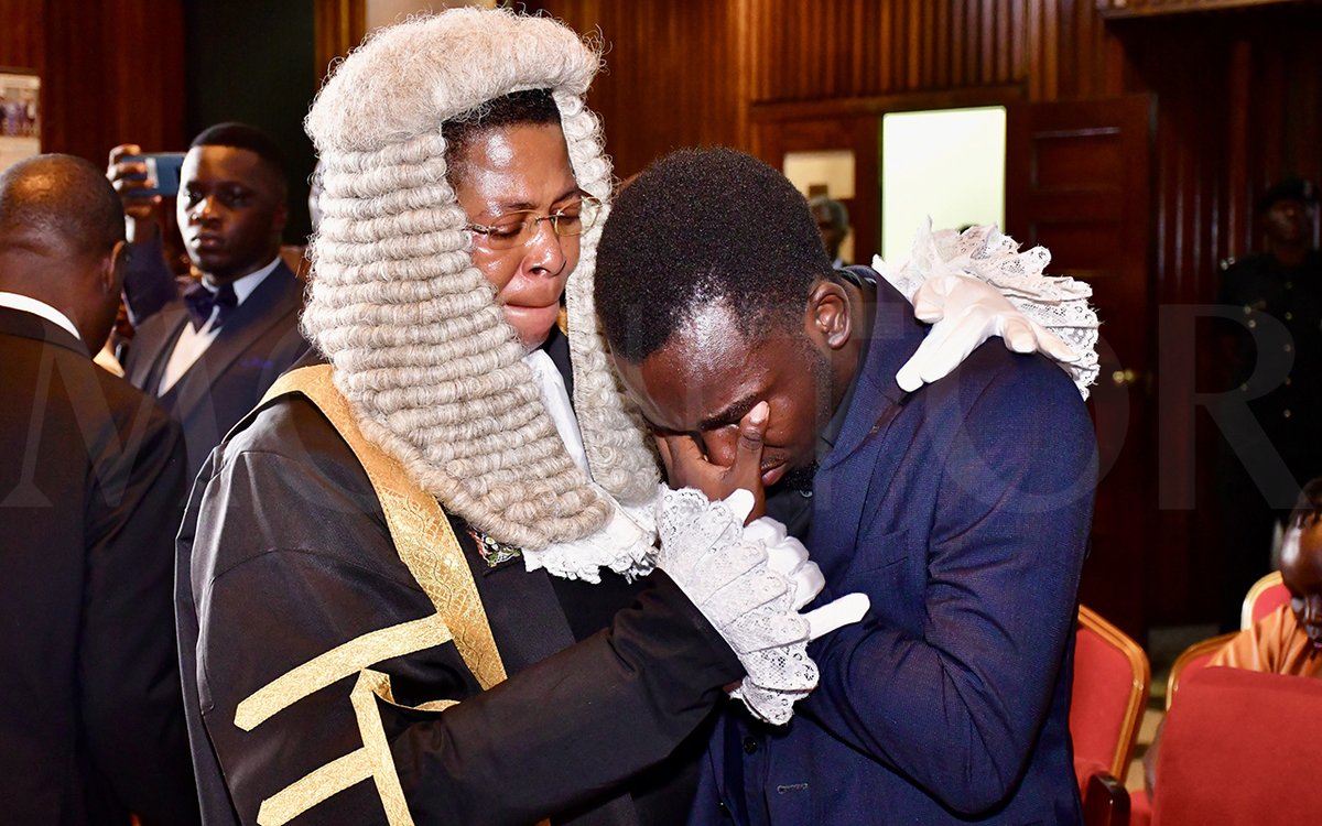 Daily Monitor (@dailymonitor) on Twitter photo Speaker of Parliament <a href="/AnitahAmong/">Anita Annet Among</a> received the body of the late State Minister for Defence and Kisoro Woman MP, Sarah Mateke <a href="/Parliament_Ug/">Parliament of Uganda</a> this morning. Parliament will hold a special sitting at 2pm to pay tribute to her.
📸<a href="/DavyLubz/">David Lubowa</a>
#MonitorUpdates Speaker of Parliament <a href="/AnitahAmong/">Anita Annet Among</a> received the body of the late State Minister for Defence and Kisoro Woman MP, Sarah Mateke <a href="/Parliament_Ug/">Parliament of Uganda</a> this morning. Parliament will hold a special sitting at 2pm to pay tribute to her.
📸<a href="/DavyLubz/">David Lubowa</a>
#MonitorUpdates