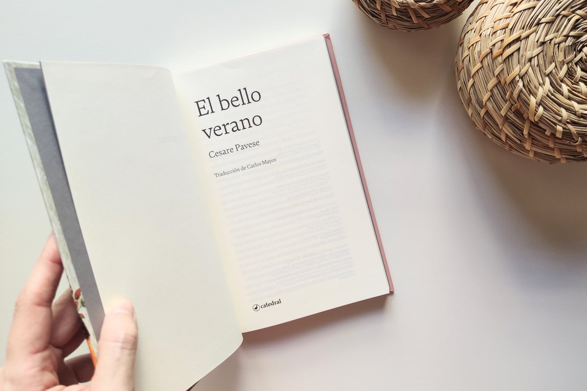 lectoraem88's tweet photo. #ElBelloVerano de #CesarePavese | Editorial Cátedral - Lectura que no fue lo que esperaba, pero que igualmente me sorprendió por cómo está escrita y por el simbolismo que utiliza. El paso de la ingenuidad adolescente a la adultez está presente. 
https://t.co/w8YWpA2xWZ https://t.co/Bo4JTKLv9t