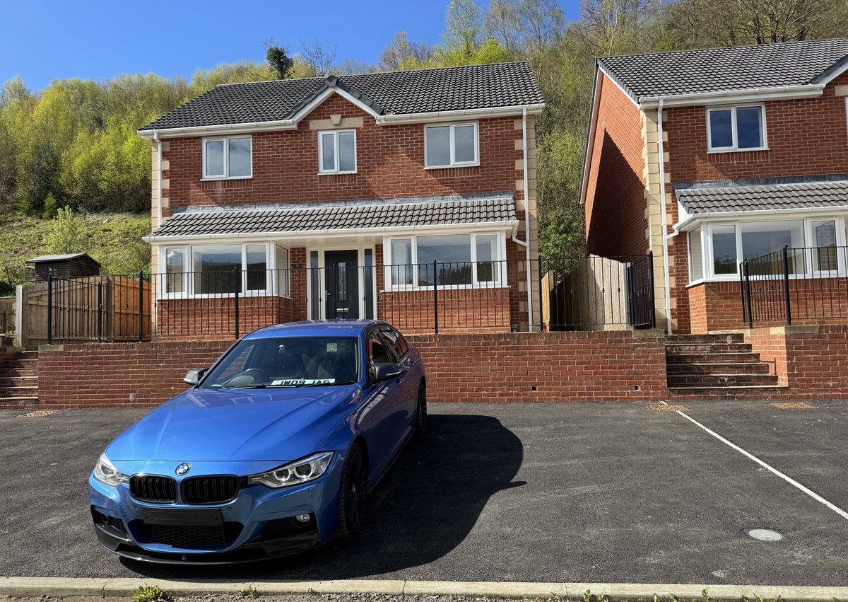 Finally got the keys to my new house 🏡