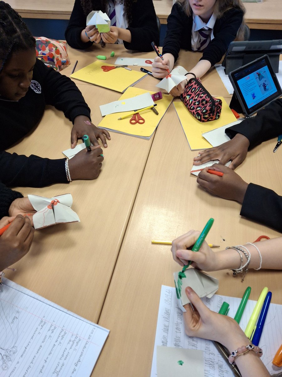 MrsStaceyMods's tweet photo. Class 2B enjoying some interactive geography with me on Monday morning 🌋🍃

Making volcano diagrams out of old school playground fortune tellers 😎

Thank you @MissWhiteGeog for the lesson!

@allsaintsrcsec 
@socialallsaints https://t.co/JQZS6hc0Cw