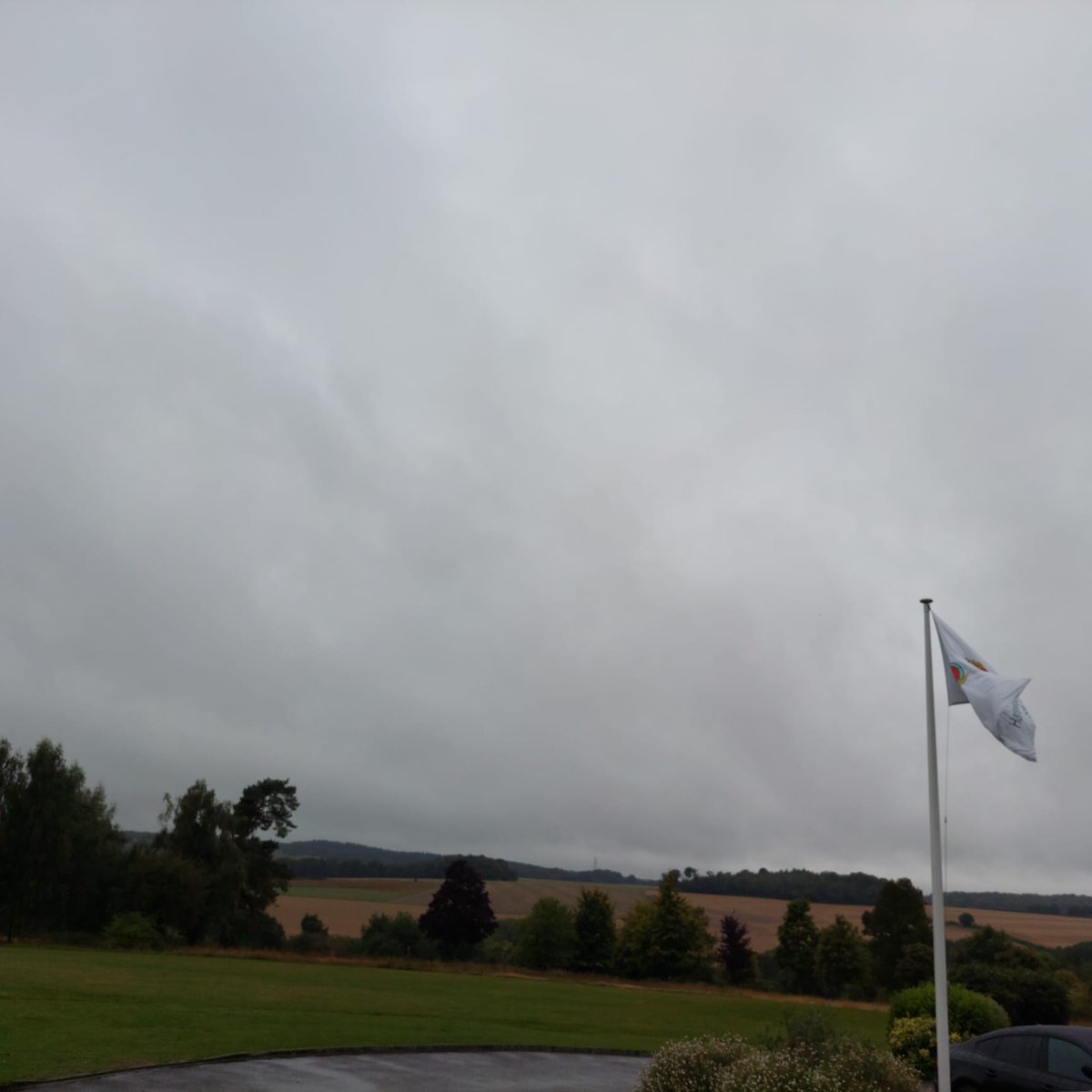 SyngentaTurfUK's tweet photo. If you needed proof that Summer is over, then this is IT.
And on #ThankaGreenkeeper day too.
But the show goes on. We are here at @HarewoodGolf with @ICL_Turf for a breakfast meeting discussing disease risks, #AIM and all things #TurfAdvisor app.
Download the app below and brighten your day.
https://t.co/Fjua8NzIfC