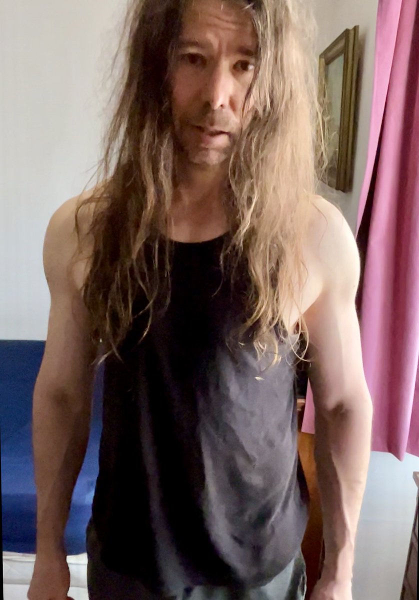 I know I don’t look it here, but my morning workouts have been giving me the most amazing highs. 

It just keeps getting better and  better! 

Keep grinding kids! 

#fitness #bodybuilding #health #gym #gymrat