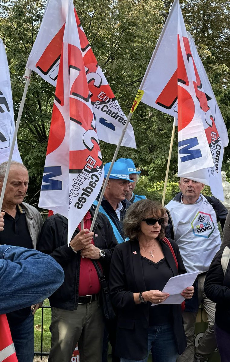 Intervention d'Anita PASSANNANTE, au nom de l'intersyndicale MSA devant le Ministère du Travail avec les agents de l'Inspection du travail pour rendre hommage à Sylvie TREMOUILLE et Daniel BUFFIERE   assassinés il y a 20 ans dans l'exercice de leur fonction de contrôle.
#fecfo