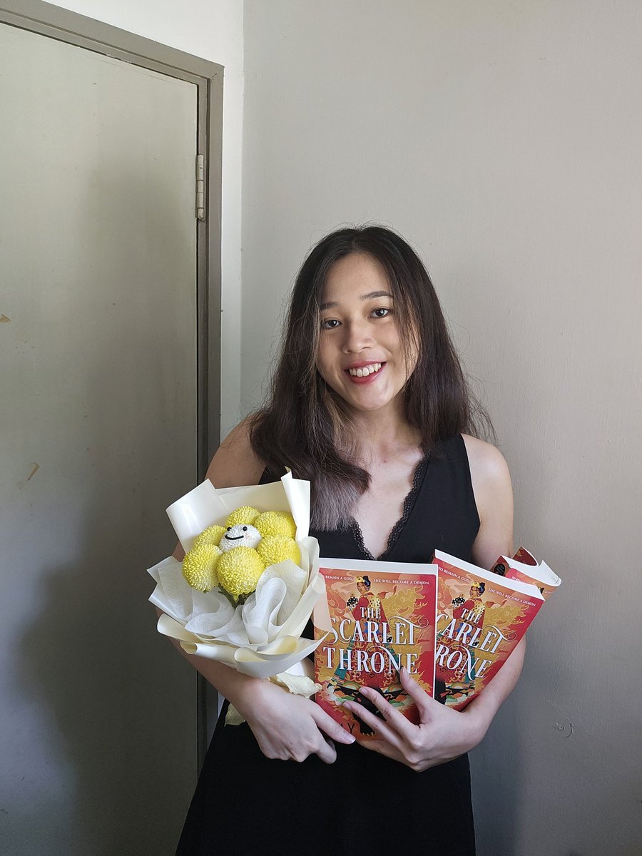 Amy Leow | buy THE SCARLET THRONE now!! tweet media