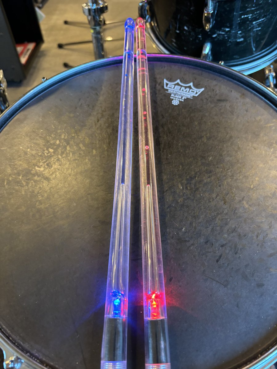 いきフェス初めて出演させて頂きました！楽しかった。

前日に思い立って急遽購入した光る
スティック！ぶっつけで使用してみました。アクリル素材なんでめちゃ違和感ありましたが
照明さんも暗くしてくれて皆様いかがでしたでしょう?
ってか気づきました⁈
#いきフェス2024
#いきものたどり