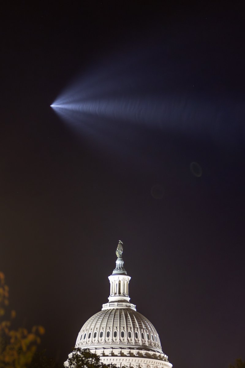 A beautiful launch over our nation's capitol as Polaris Dawn launches to space! <a href="/PolarisProgram/">Polaris</a> <a href="/rookisaacman/">Jared Isaacman</a>