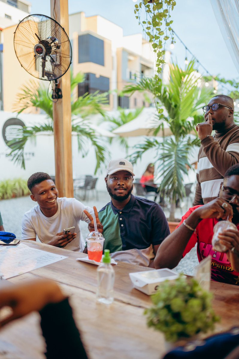 hello_sections's tweet image. You can really feel the love in the air when you see everyone looking this happy!