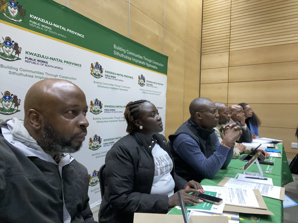 GamaSibanda's tweet photo. Knowledge exchange between 16 visiting Kenyan delegates and South Africa’s National and KwaZulu-Natal Provincial EPWP officials. Study tour coordinated by the ILO Employment Intensive Investment Programme. @ilo_pretoria @mitotsukamoto @epwpza https://t.co/PNUN7uSNfi