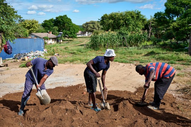 KarandaHospital's tweet photo. Ongoing projects at Karanda Mission Hospital requiring your support!
The Karanda Mission Hospital is thankful to have the ongoing support both locally and abroad - who come alongside us to meet the needs of the Zimbabwean people.
Learn more at https://t.co/msGGYBuzu1 https://t.co/NLbXmtr4lV