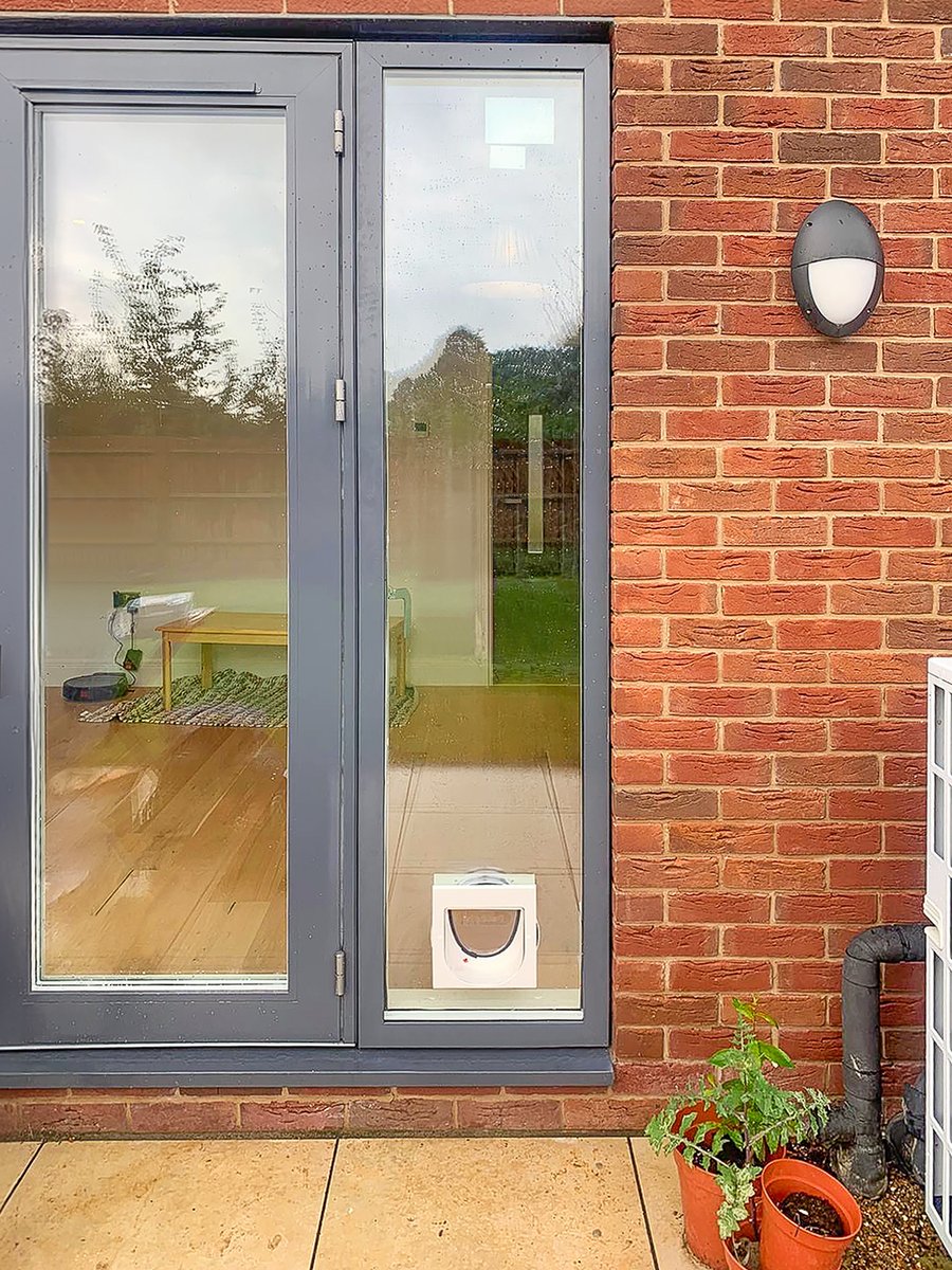 SheerwaterGlass's tweet photo. When Others Say No, Our Experts Know How!
In Woking, we took on a challenge that had other installers shaking their heads. Fitting a cat flap into a new triple-glazed window.
The result? A happy cat, delighted owners &amp; a 5-star Google review!
#Surrey #Woking #Guildford #catflap https://t.co/lAEBMCwuRN