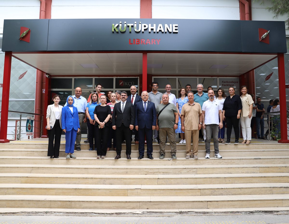 'Türk Tarih Kurumu Yüzüncü Yıl Kitaplığı' düzenlenen törenle #İKÇÜ'de hizmete açıldı.

<a href="/ttkgovtr/">Türk Tarih Kurumu</a> <a href="/PustuYunus/">Yunus Pustu</a> <a href="/muhsinakbas/">Muhsin Akbaş, Prof. Dr.</a> 

ikcu.edu.tr/Haber/17254/tt…