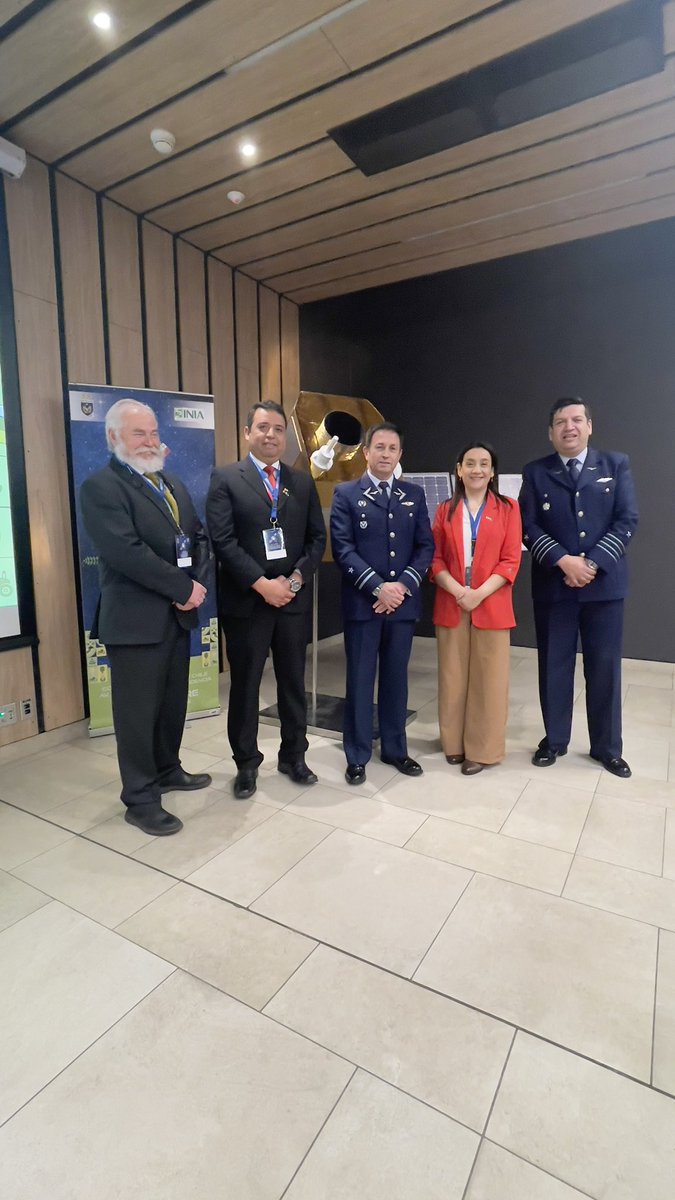 El Seminario “Tecnología Espacial Nacional para la Seguridad Alimentaria” 🌱 fruto de la colaboración entre la <a href="/FACh_Chile/">Fuerza Aérea de Chile</a> e <a href="/iniachile/">INIA Chile</a> busca potenciar sus capacidades tecnológicas y científicas, para abrir nuevas oportunidades y avanzar hacia una #agriculturasostenible 🇨🇱🛰️