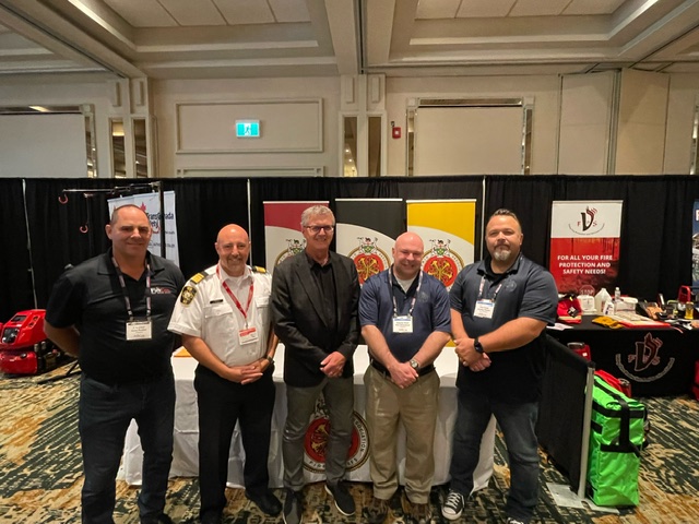 KevinHollandMPP's tweet photo. Last Friday, I attended #FireCon2024 in #ThunderBay! It was great talking with firefighters from across Ontario and reconnecting with colleagues from my time as a volunteer firefighter. https://t.co/Di24HFuUDW