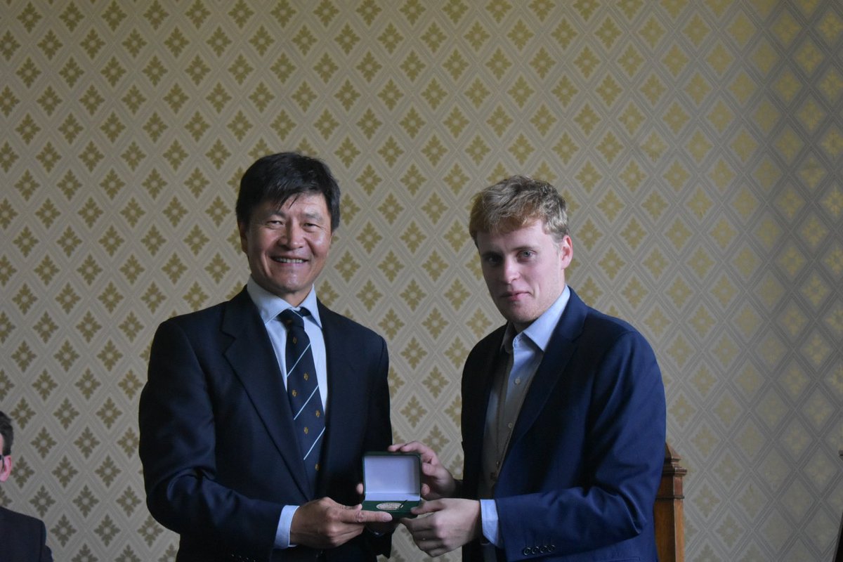 周锋锁 Fengsuo Zhou tweet media