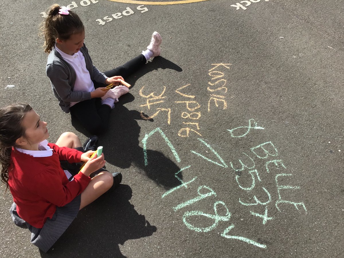 CPrimary2019's tweet photo. P4a are exploring their numeracy skills through outdoor learning! We have practised our times tables and explored the symbols for greater than and less than. #clydeoutdoorlearning @ClydePrimary https://t.co/FZ61lWWdX7