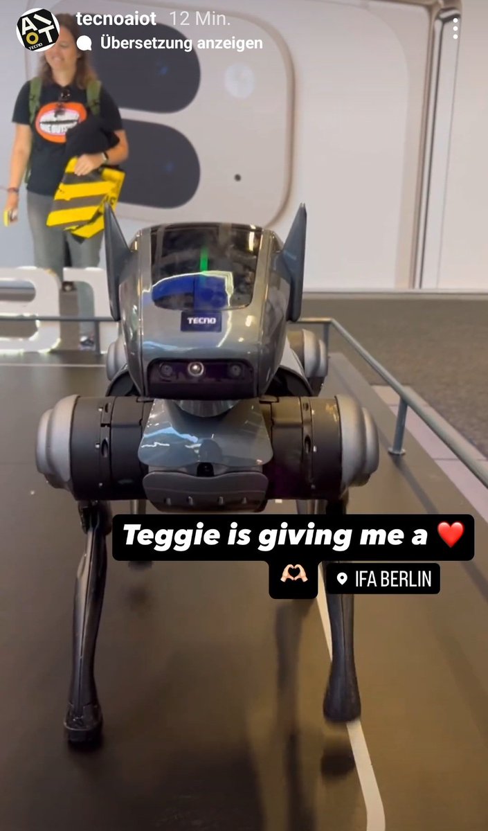 juleswayoflife1's tweet image. Er heißt Teggie! 😍🥰🤖❣️ #robotfriendly #robotnative #teggie #ifa #ifaberlin #roboterhund #begleitrobter #companionrobot #fan #dynamic1 #tecno