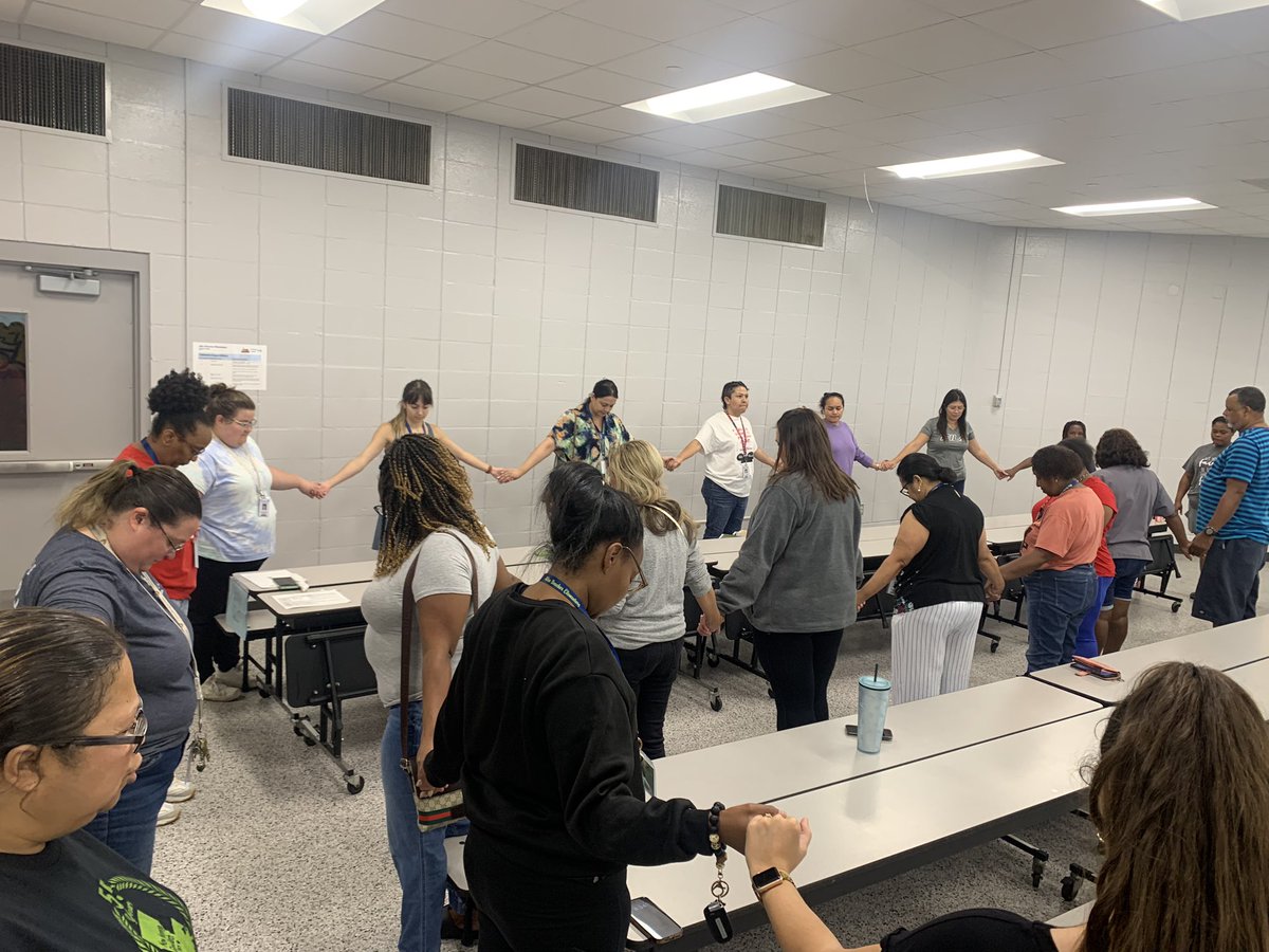 RotheEducator's tweet photo. Early morning work session at the Bouch.  Prepped and prayed up!  Be safe Louisiana peeps.  #BeBetteratBoucher https://t.co/6WDpE6HsKR