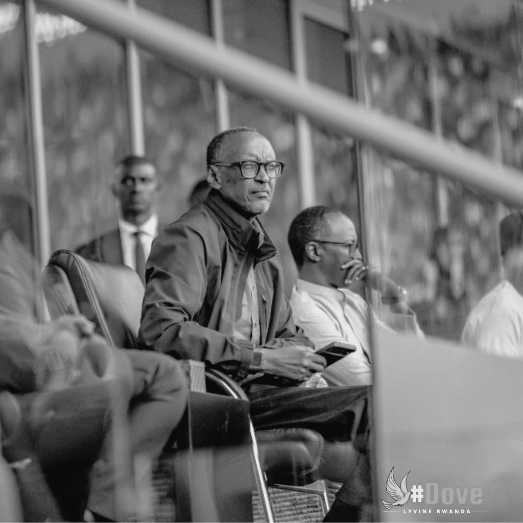 AgaciroPress's tweet photo. H E #Pk nawe yaje kureba umukino @RwandaAmavubi irimo gukina na #Nigeria Muri #AFCONQ2025 Nyakubahwa Perezida wa Repubulika #Paulkagame yaherukaga kureba AMAVUBI live mu myaka 10 ishize amavubi akina na Algeria… (Ukuyemo #CHAN2016)
Ese ubu aba bahungu ntabwo baha Muzeyi wacu Aka Gift 🎁😢
@rnyirishema @BruceMelodie @maurodelorenzo @Bwizaofficial @SandrineISHEJA @LuckyIbnMiraj @SadateMunyakazi @kemnique @SadateMunyakazi @dusengiyumvas,
