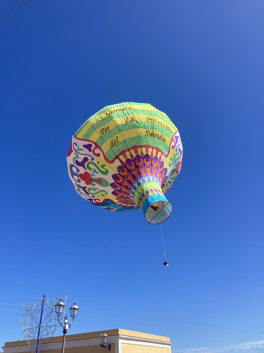 Flying neurons and balloons during the second days of aneis.eu. <a href="/meekeee/">Michele Giugliano @meekeee@mastodon.social</a>