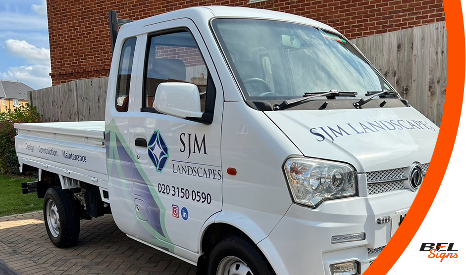 belsigns's tweet image. Vehicle graphics onto a DFSK Loadhopper to join their fleet for SJM Landscapes. Featuring a digitally printed logo sitting large across the sides with services and social along the sides and rear.
#vansignwriting #vandecals #largeformatprint #CADcutVinyl #DFSKLoadhoppergraphics